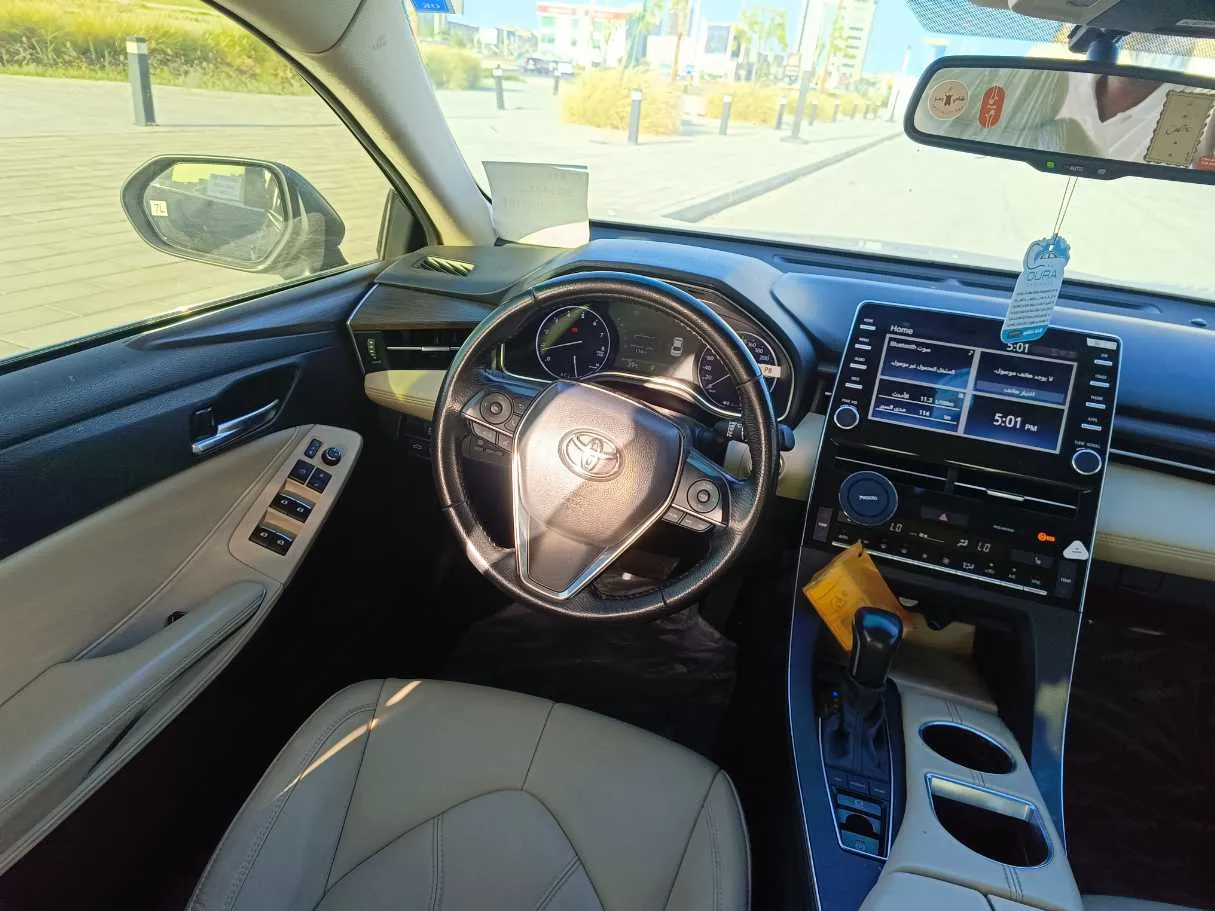 Car image 26