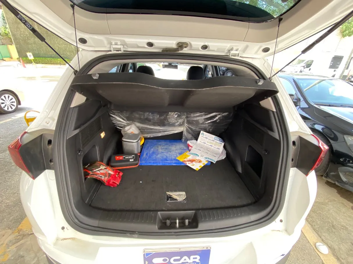 Car image 20