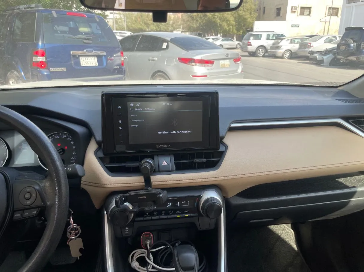 Car image 19