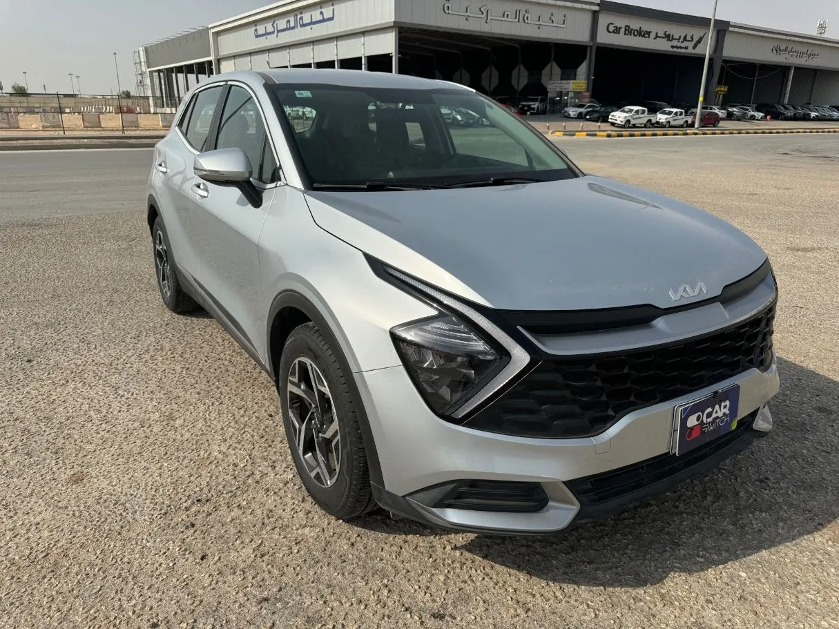 Car image 3
