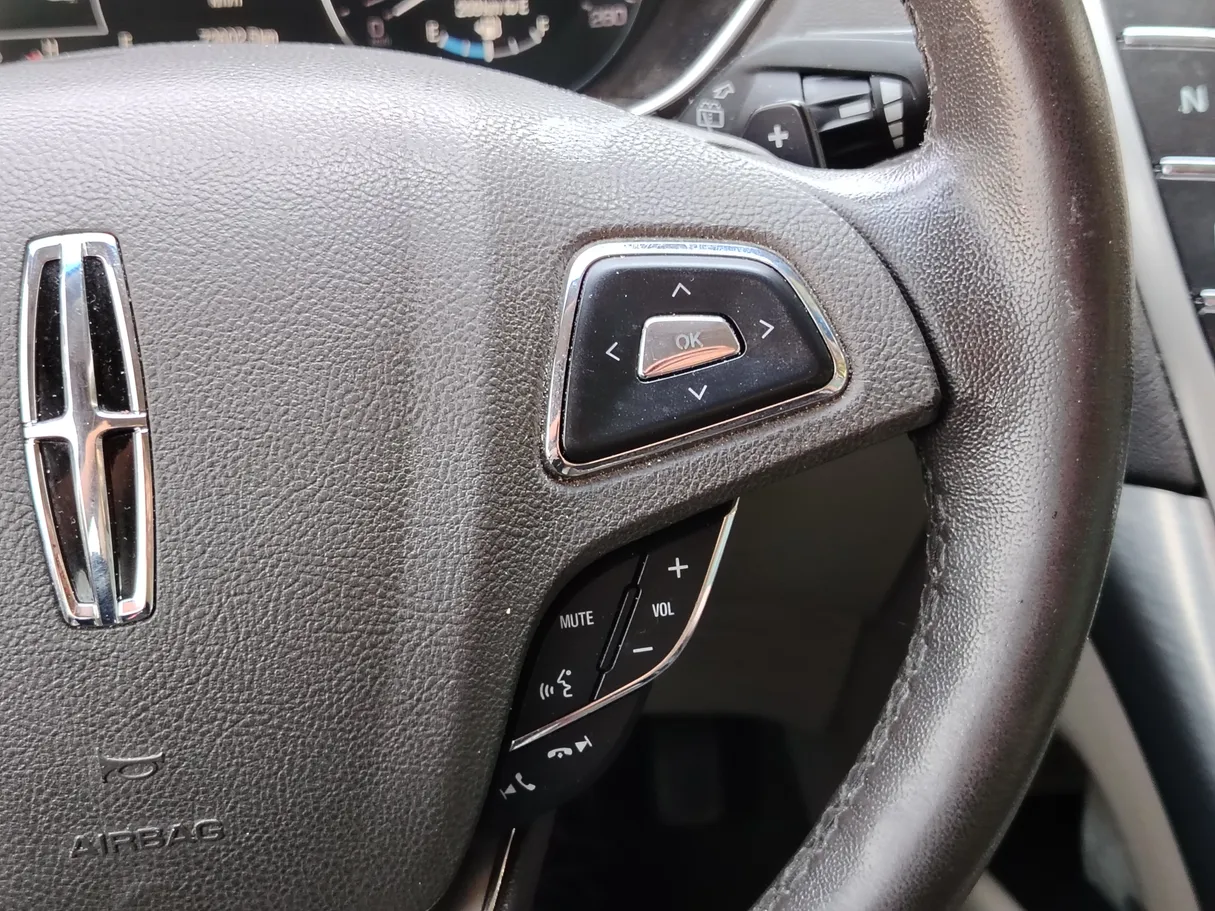 Car image 27
