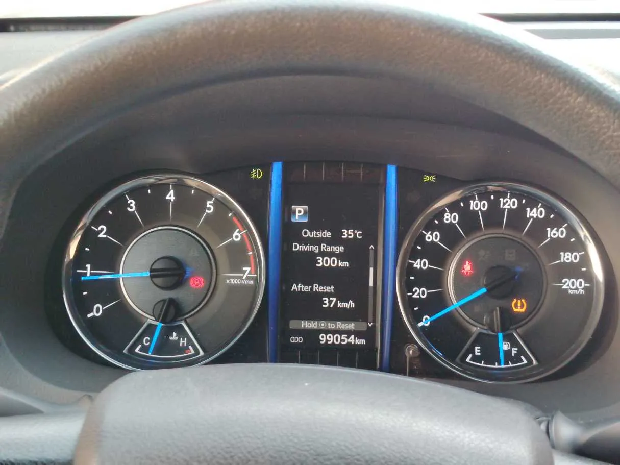 Car image 23