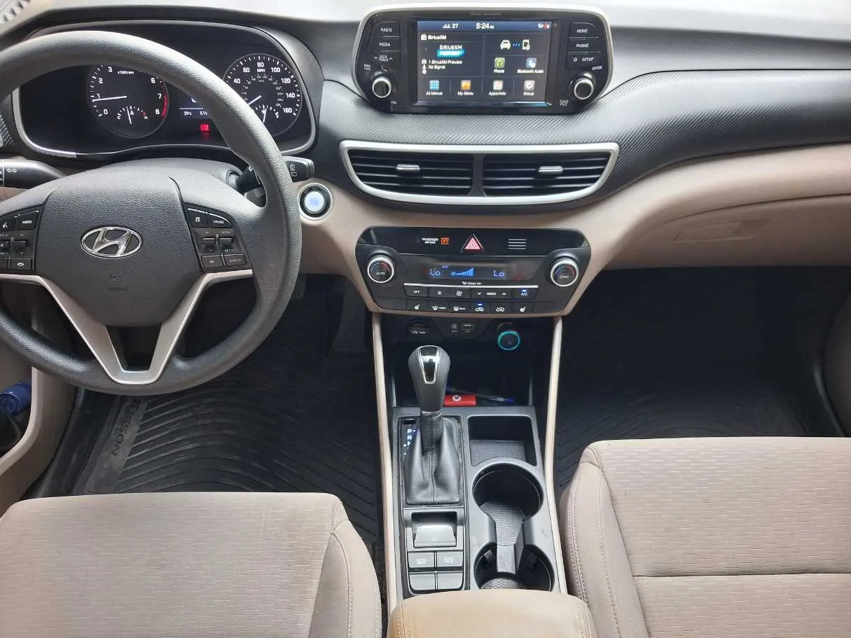 Car image 16