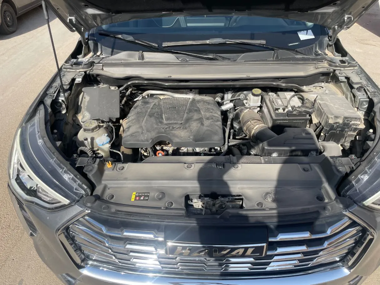 Car image 25