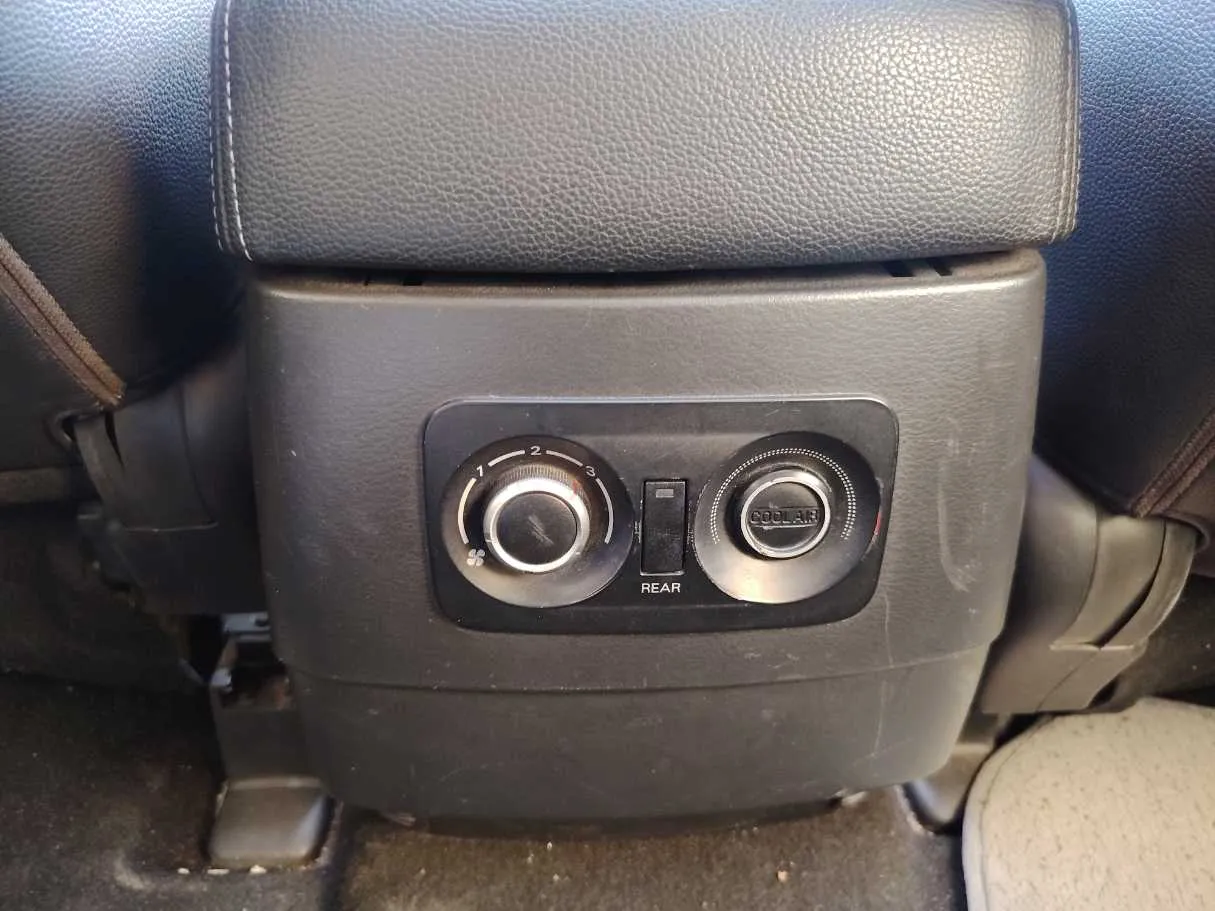Car image 31