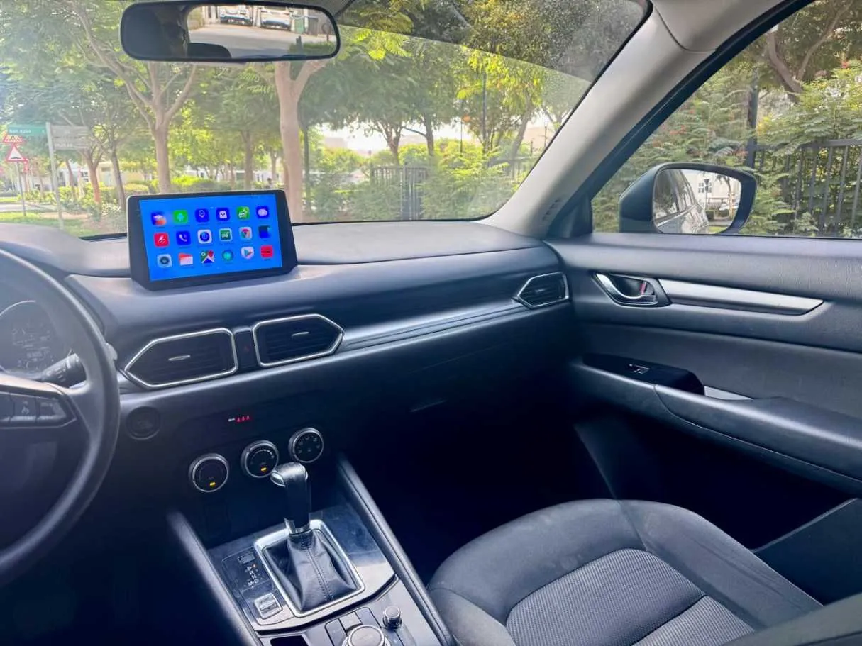 Car image 11