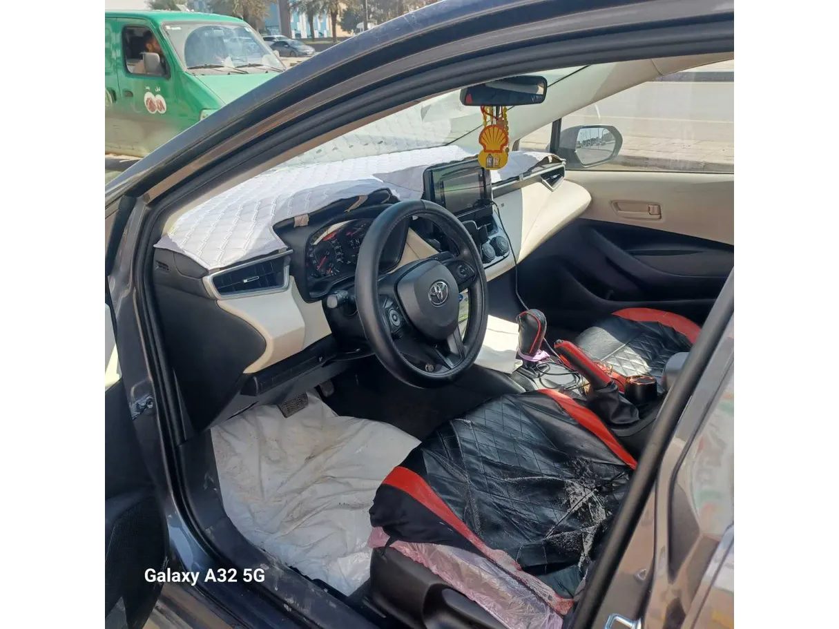 Car image 11