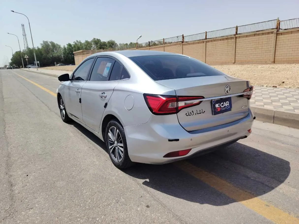 Car image 7