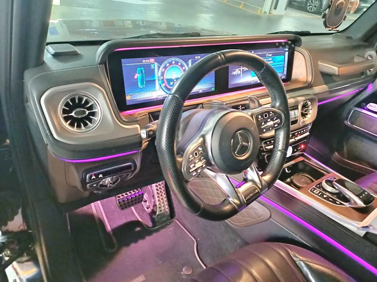 Car image 10