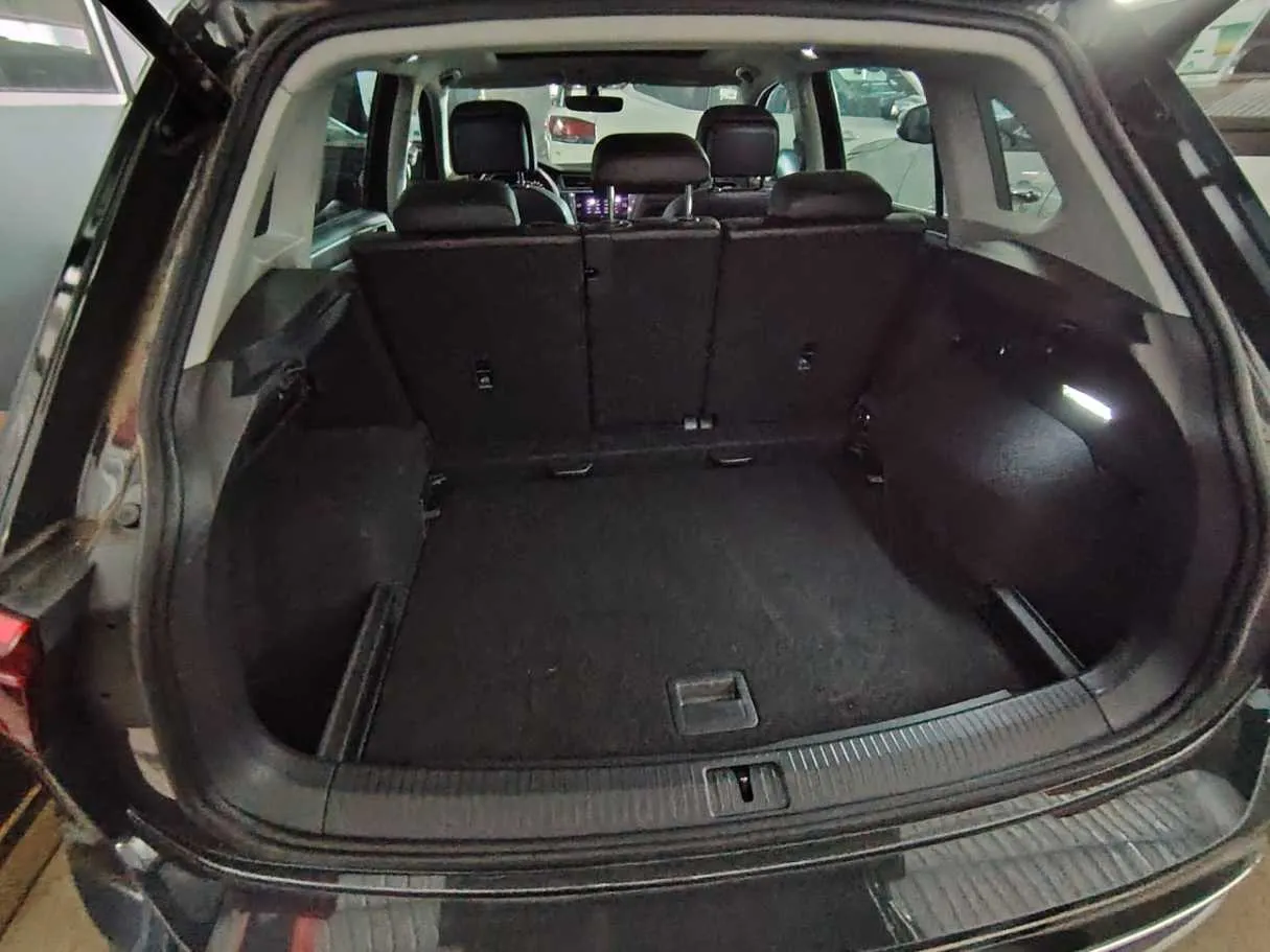 Car image 32