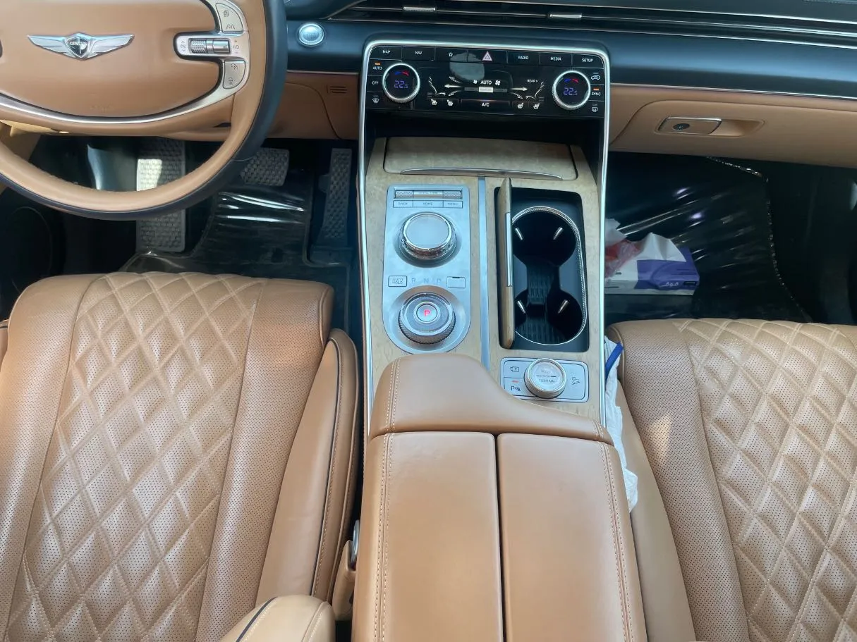 Car image 19