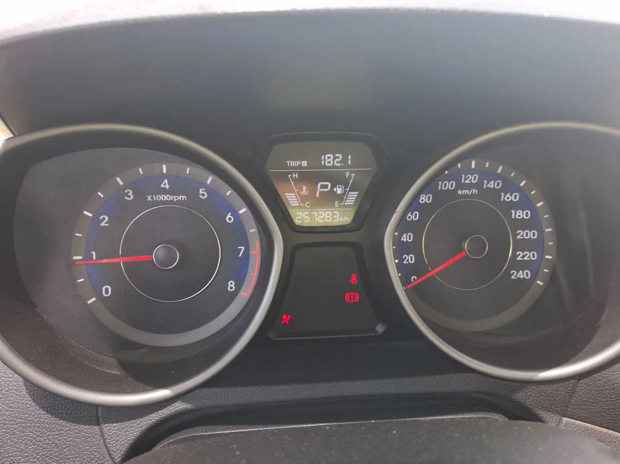 Car image 18