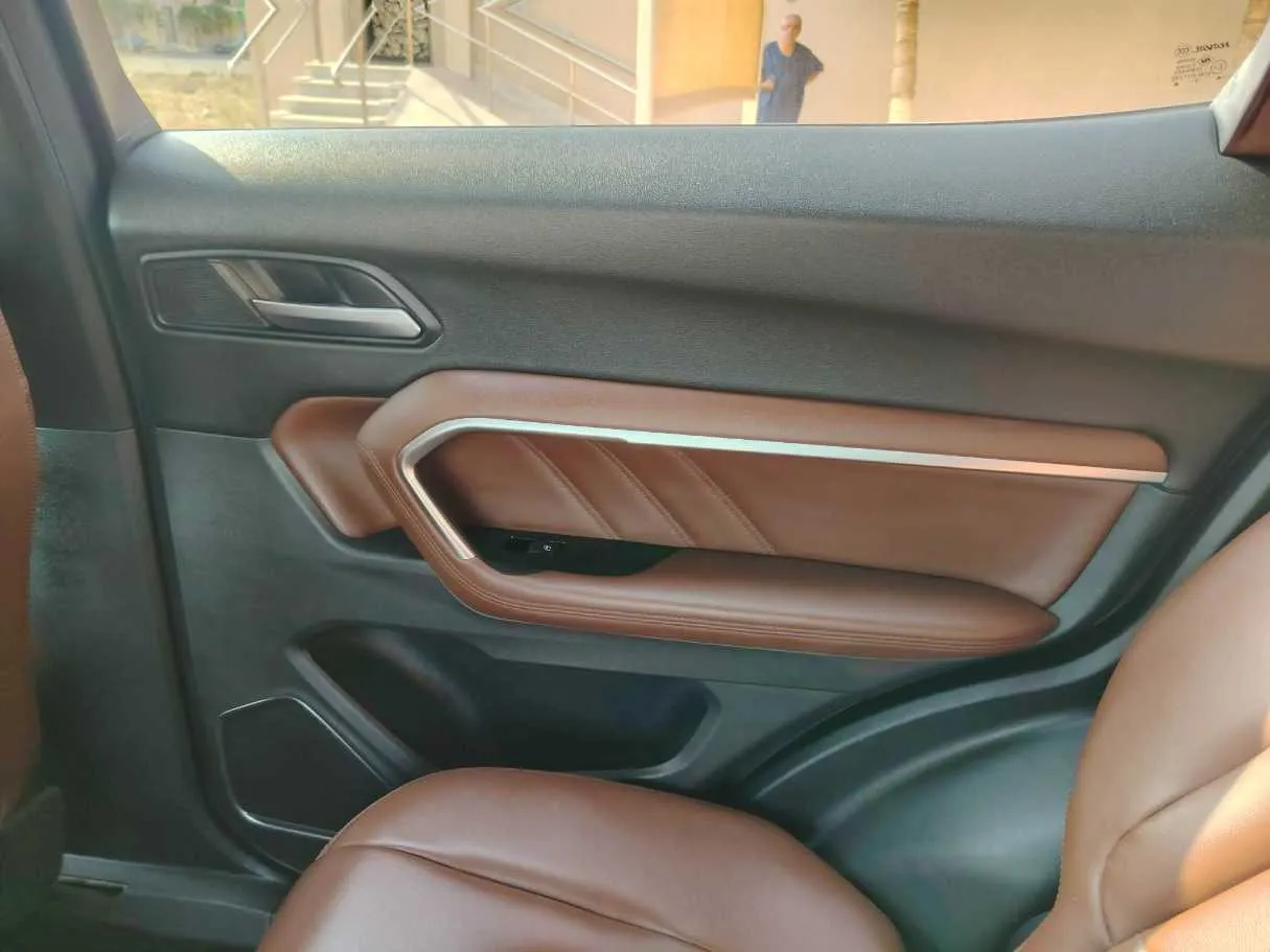 Car image 37