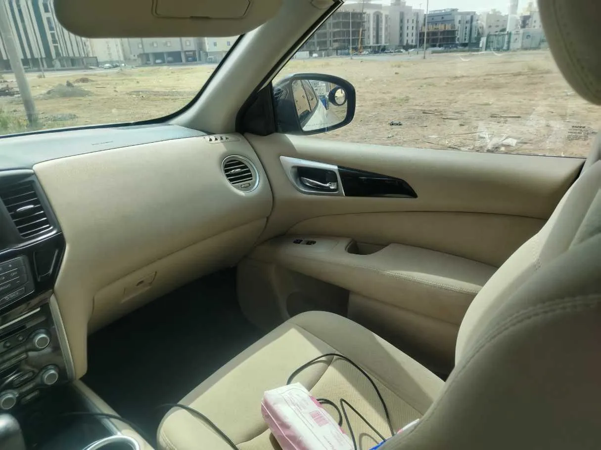 Car image 27
