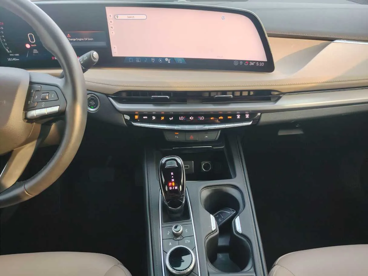 Car image 18