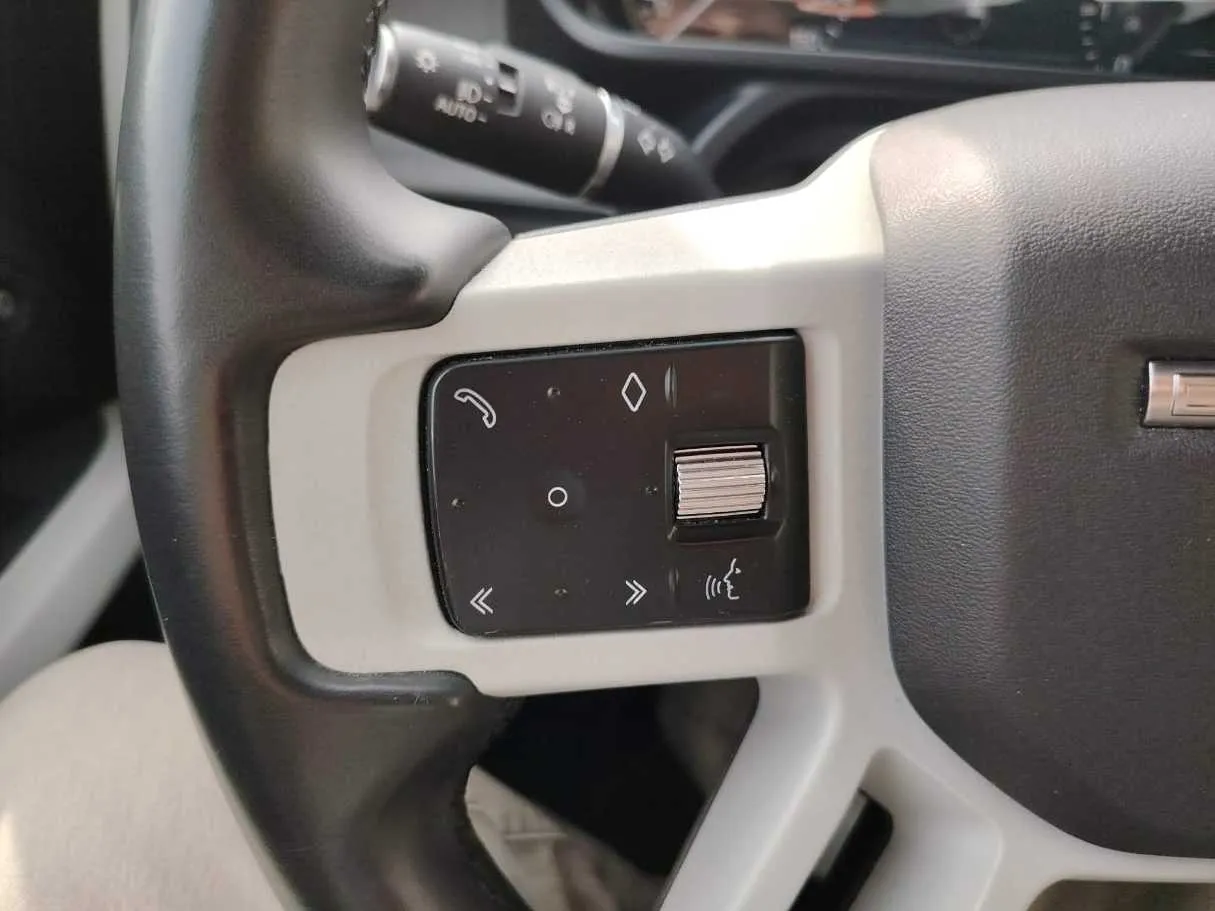Car image 37