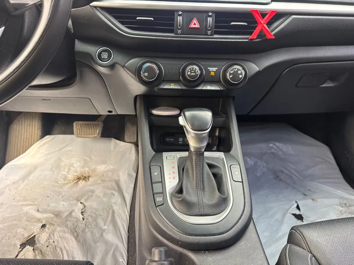 Car image 15
