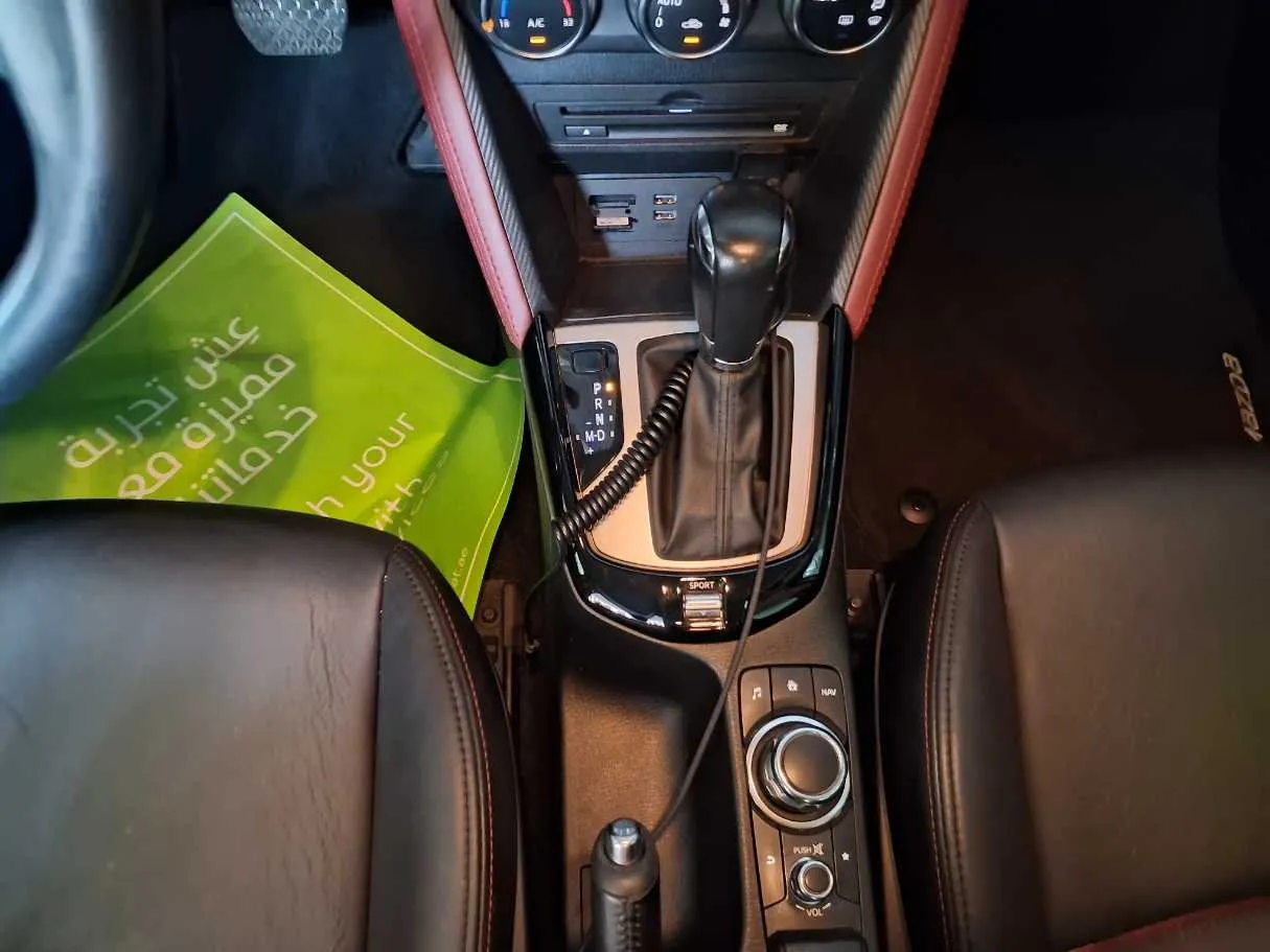 Car image 16