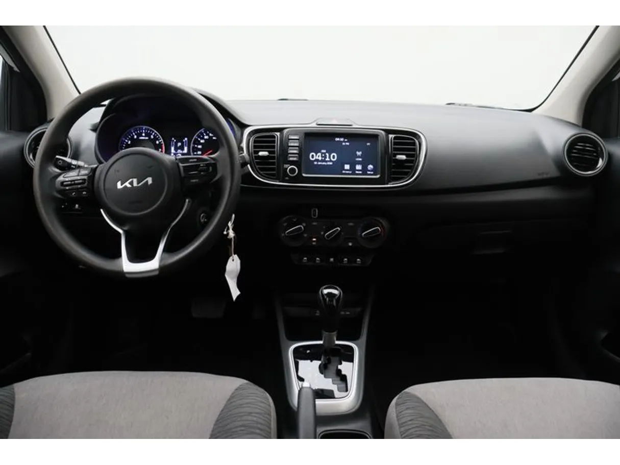 Car image 14