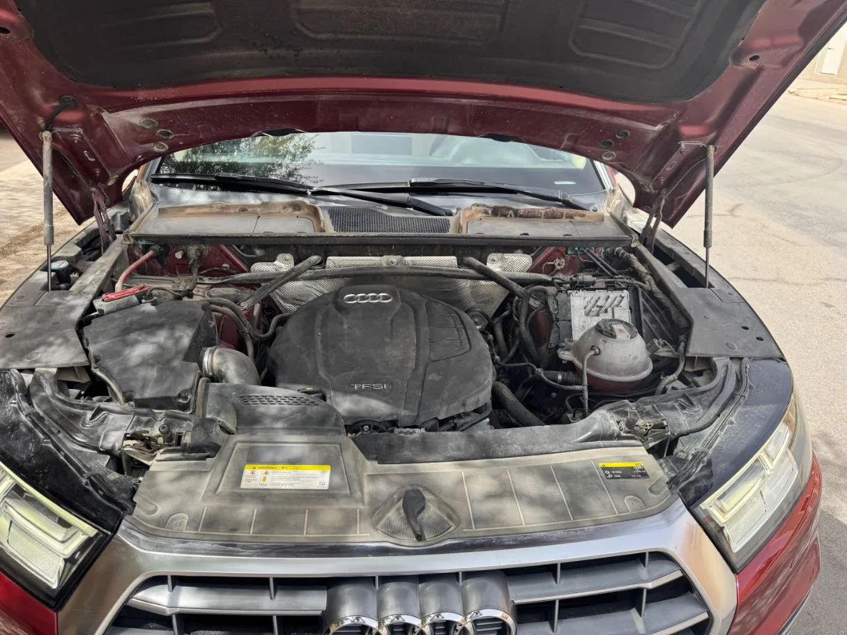 Car image 25