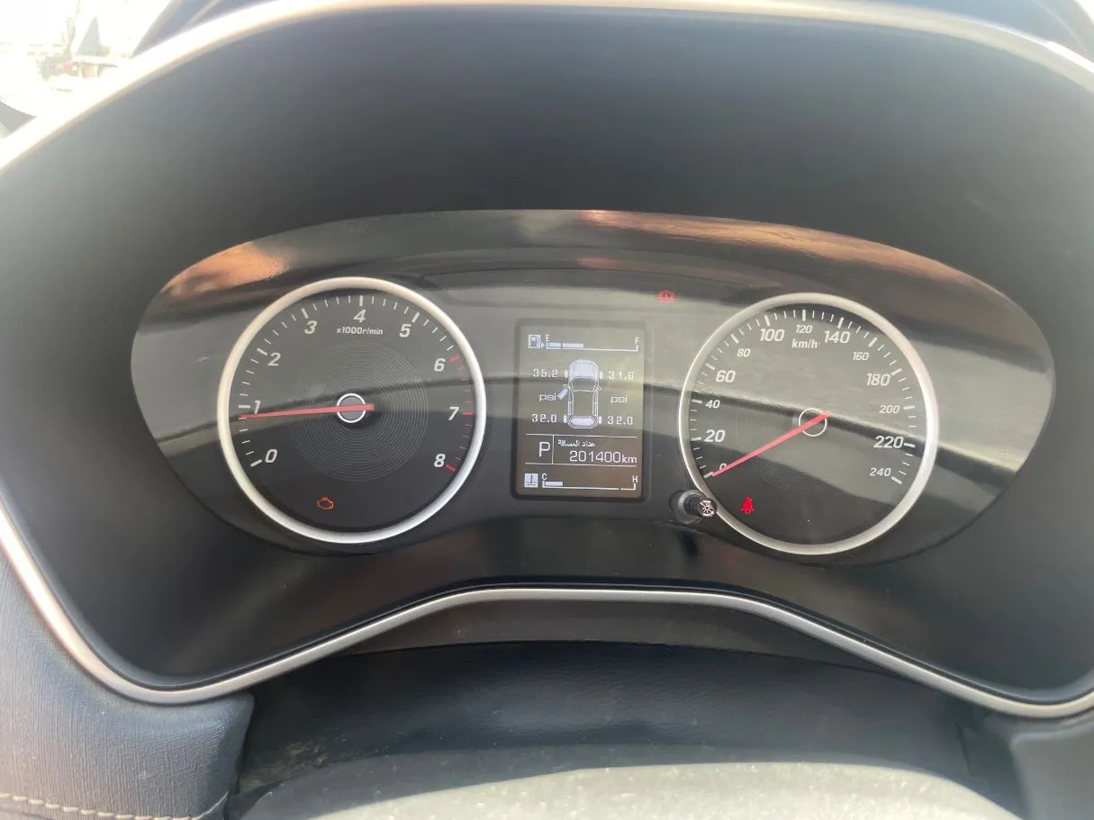 Car image 19