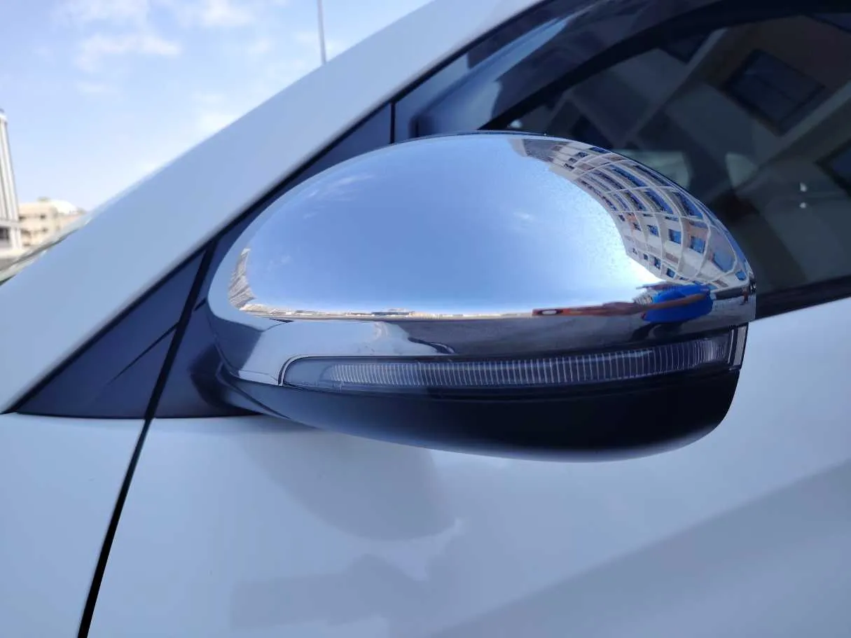 Car image 28