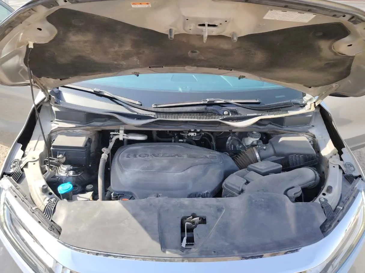 Car image 32