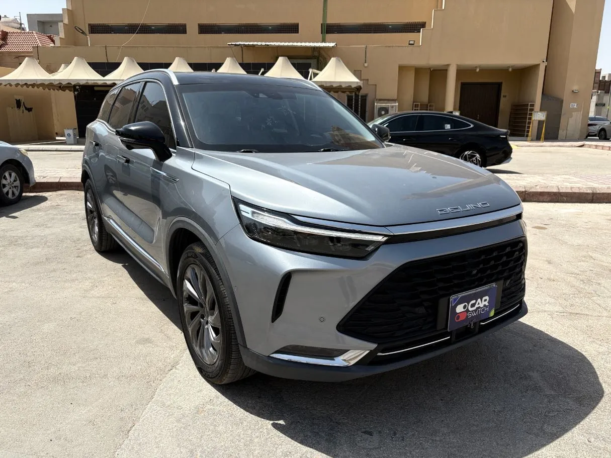 Car image 3