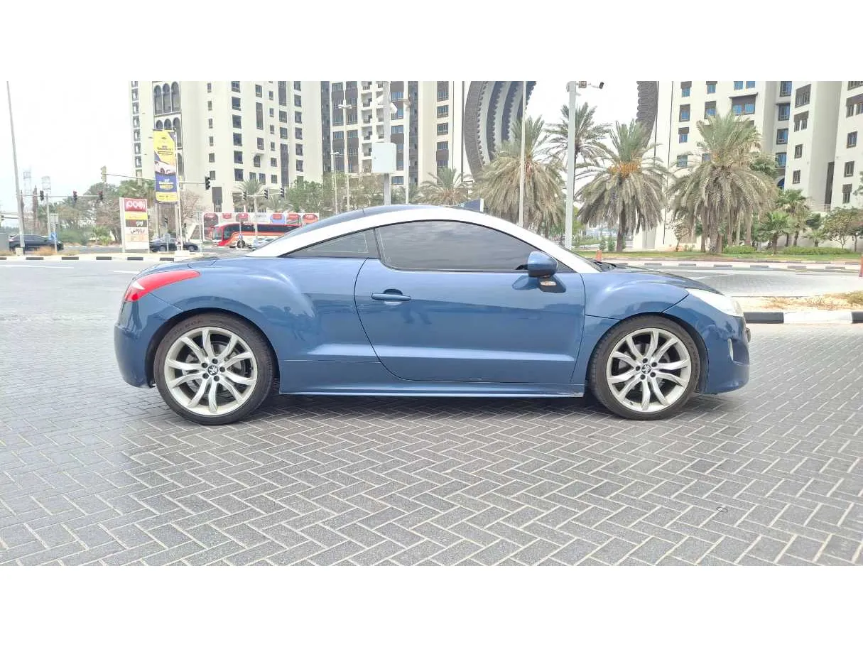 Car image 8
