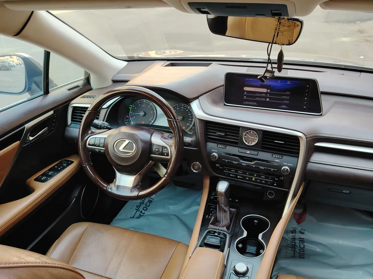 Car image 24
