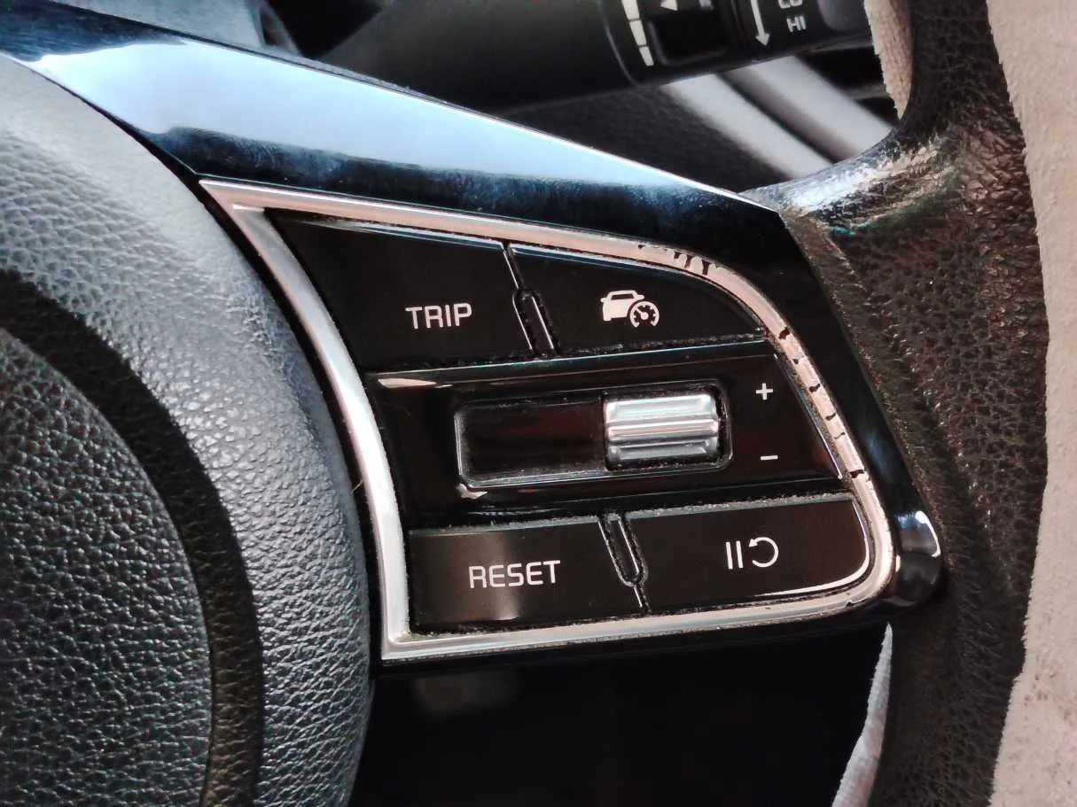 Car image 28