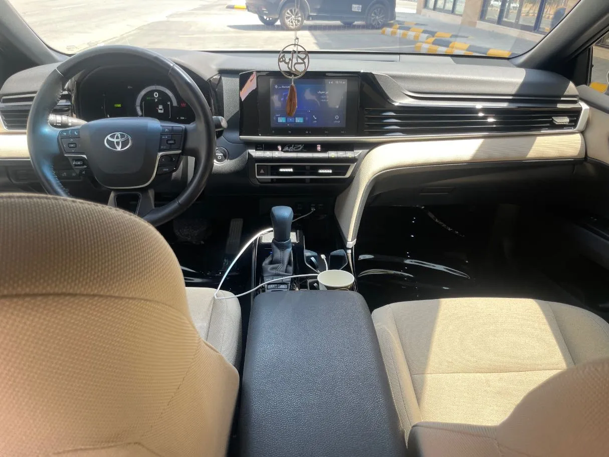 Car image 18