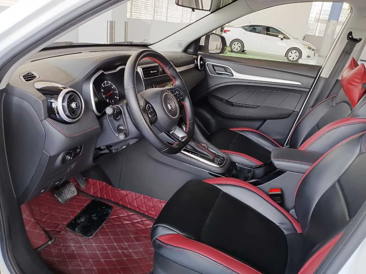 Car image 11