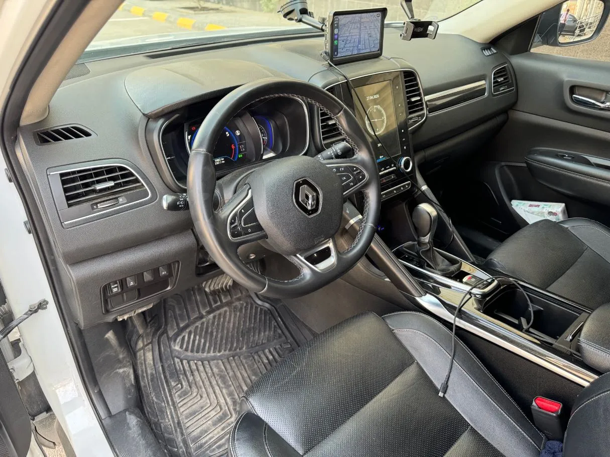 Car image 13