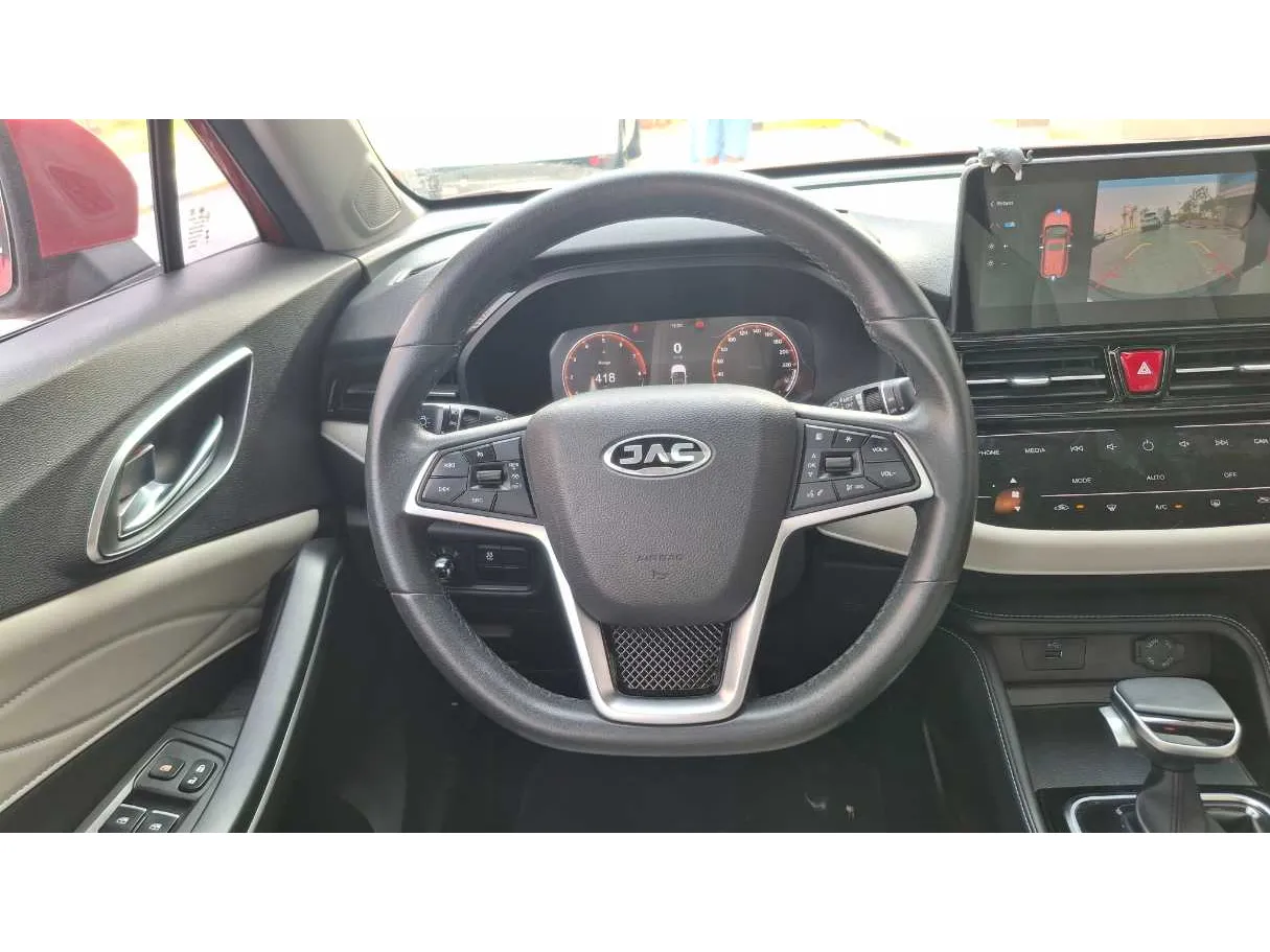 Car image 11