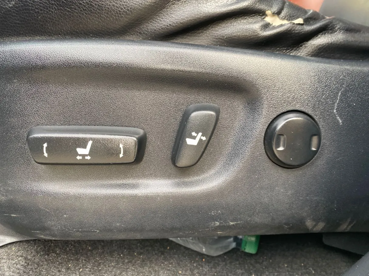 Car image 28