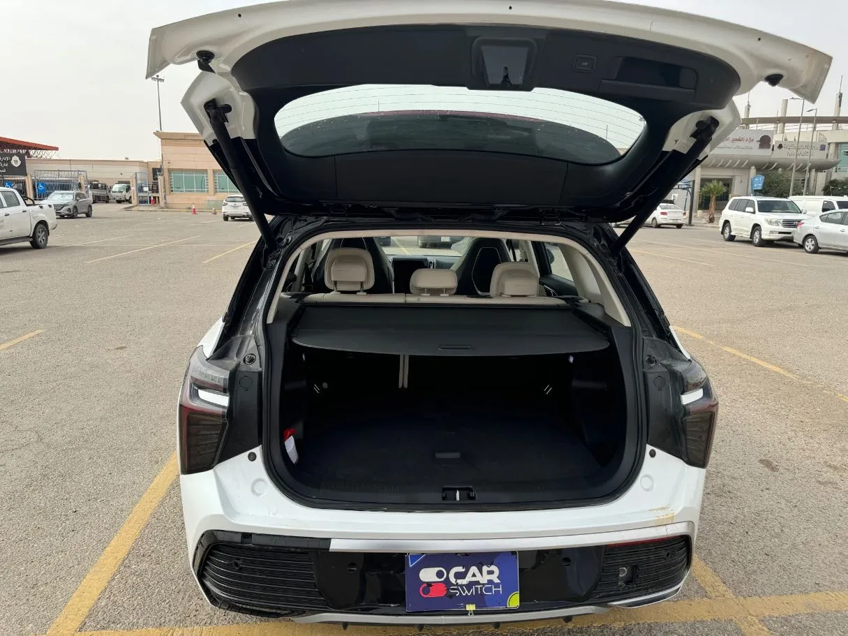 Car image 22