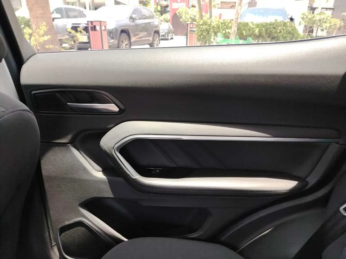 Car image 42