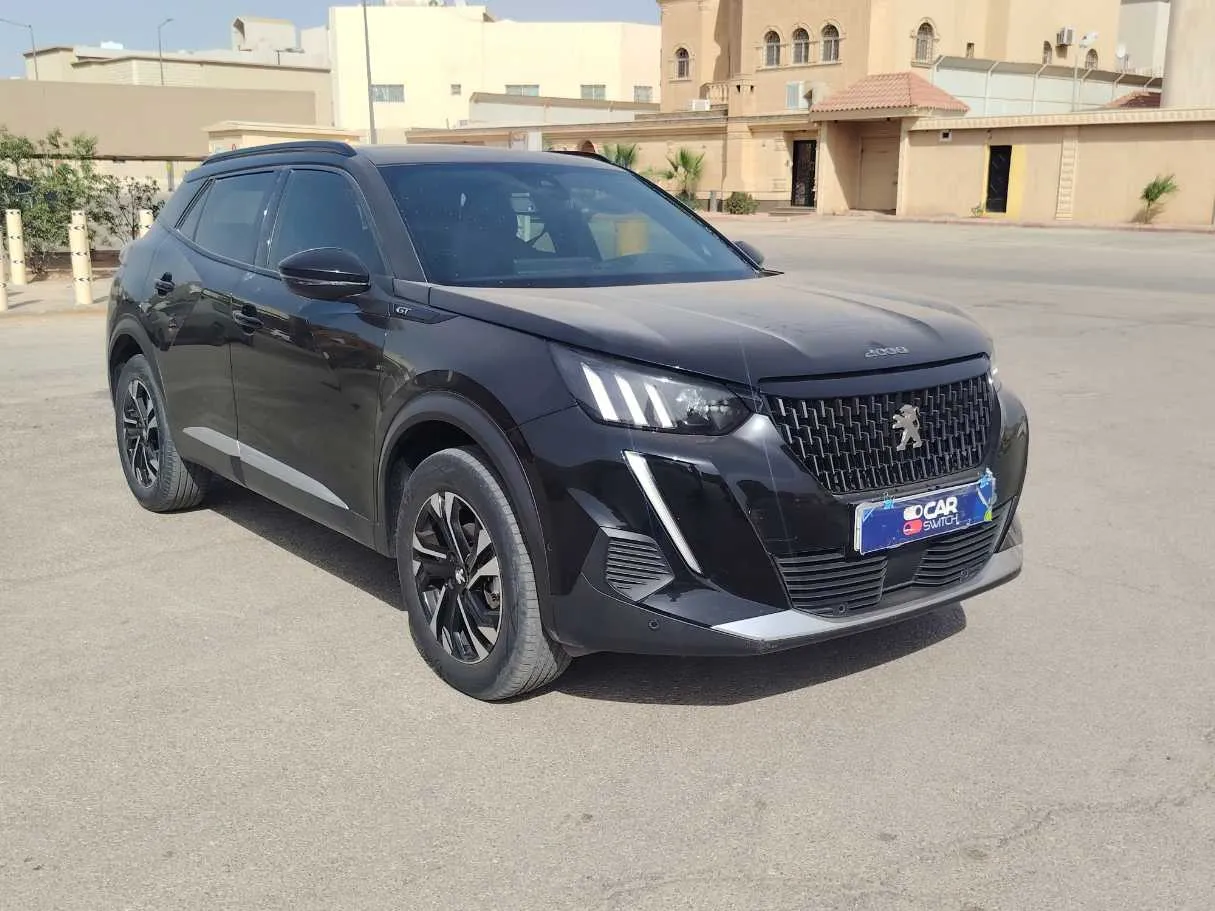 Car image 3