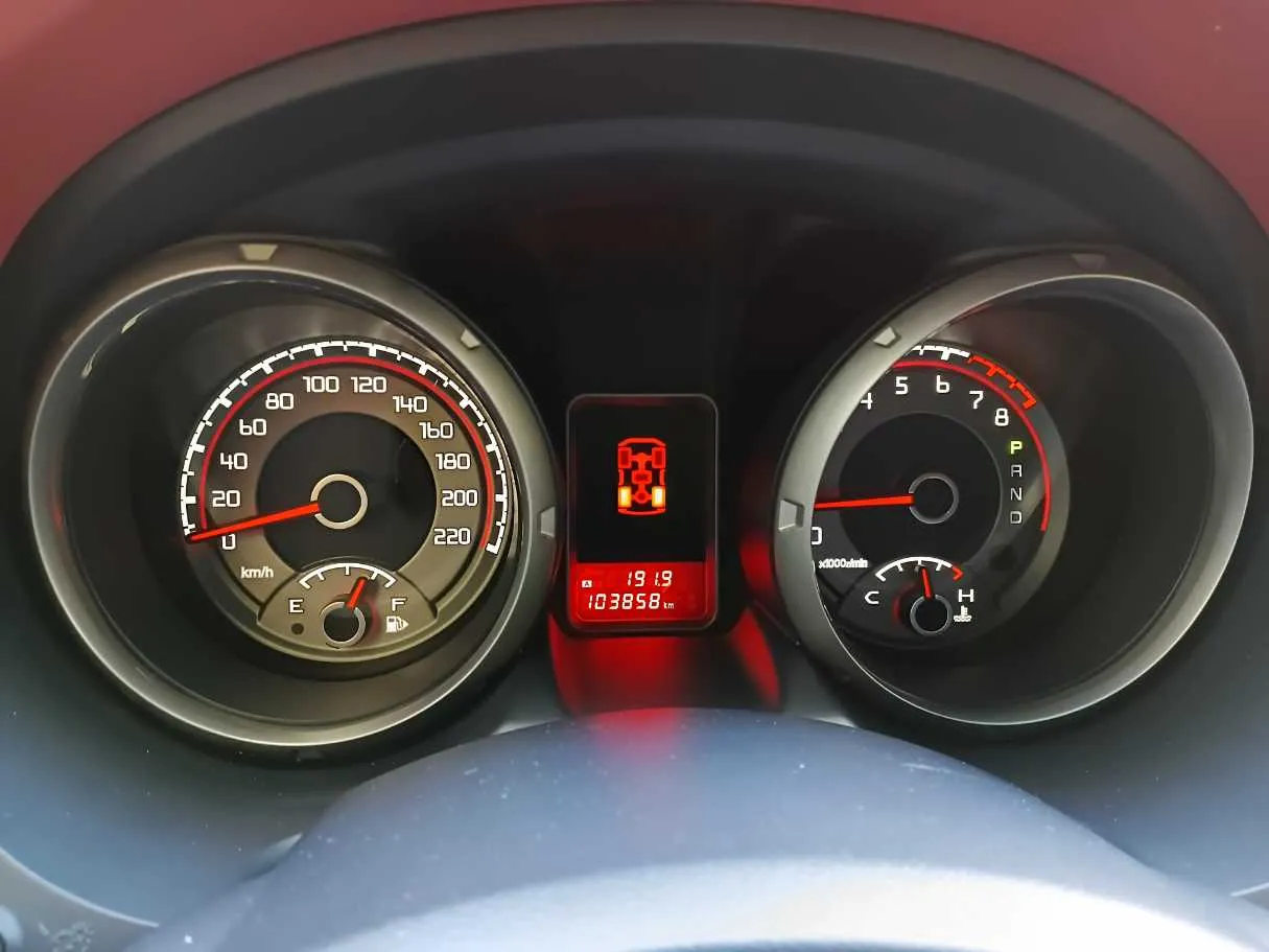Car image 19