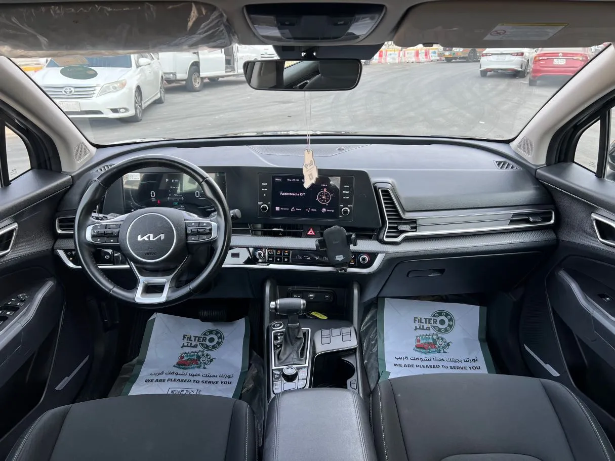 Car image 15