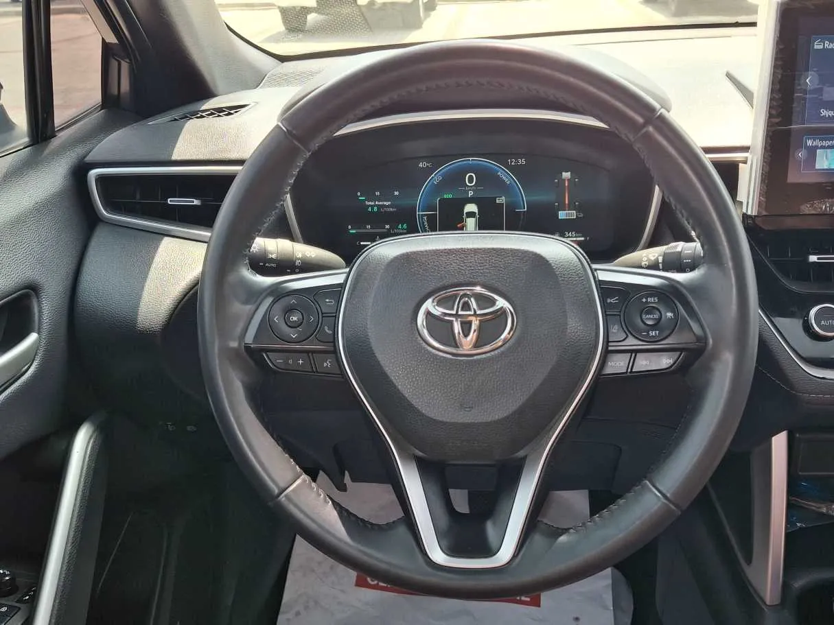 Car image 17