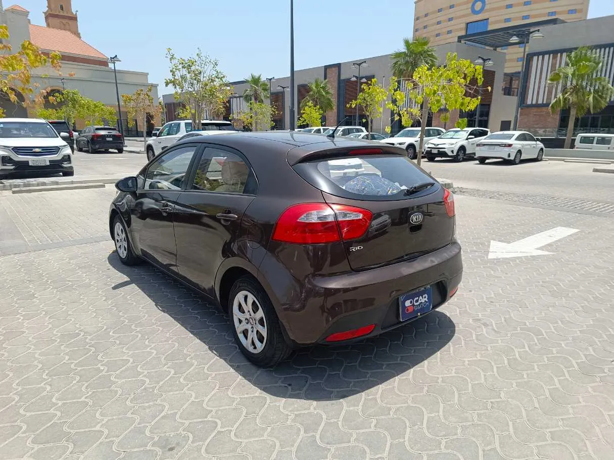Car image 7
