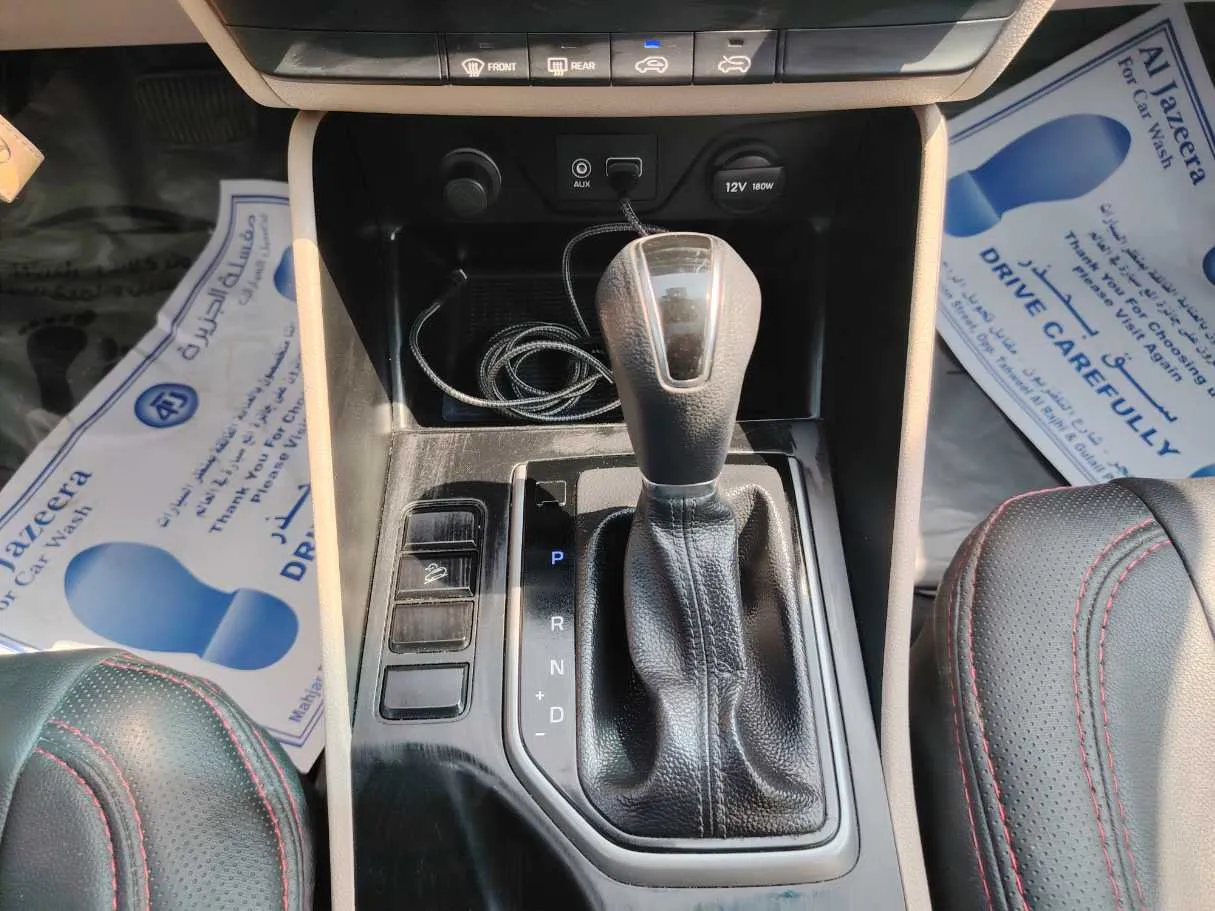 Car image 19