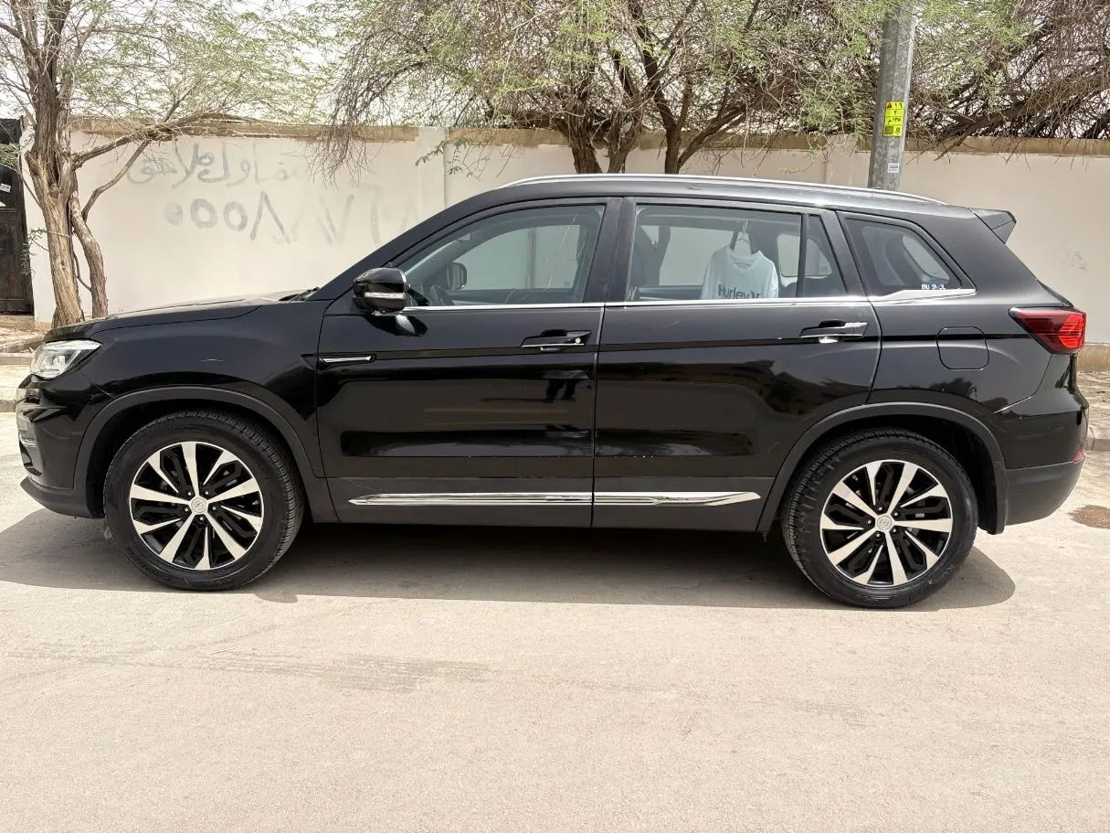 Car image 8