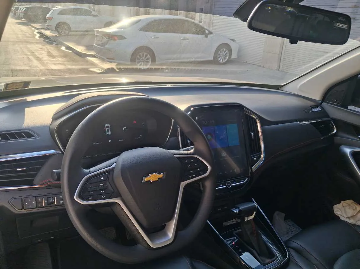 Car image 11