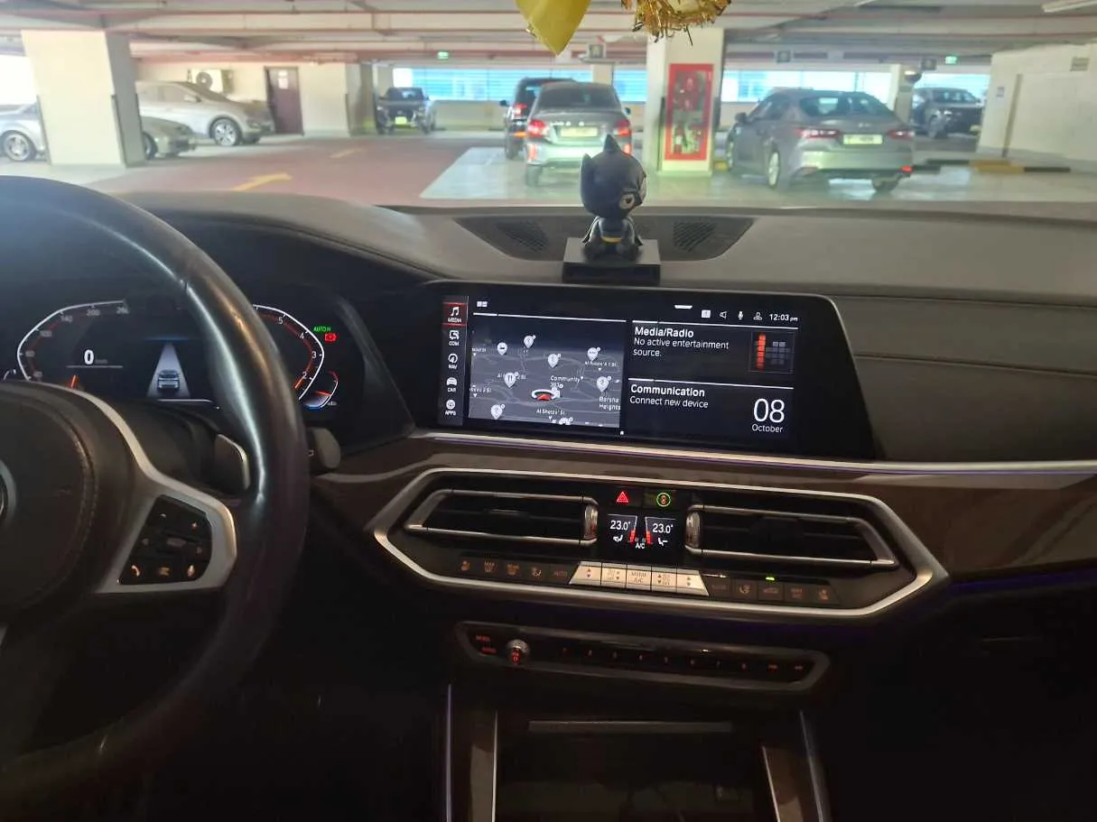 Car image 15