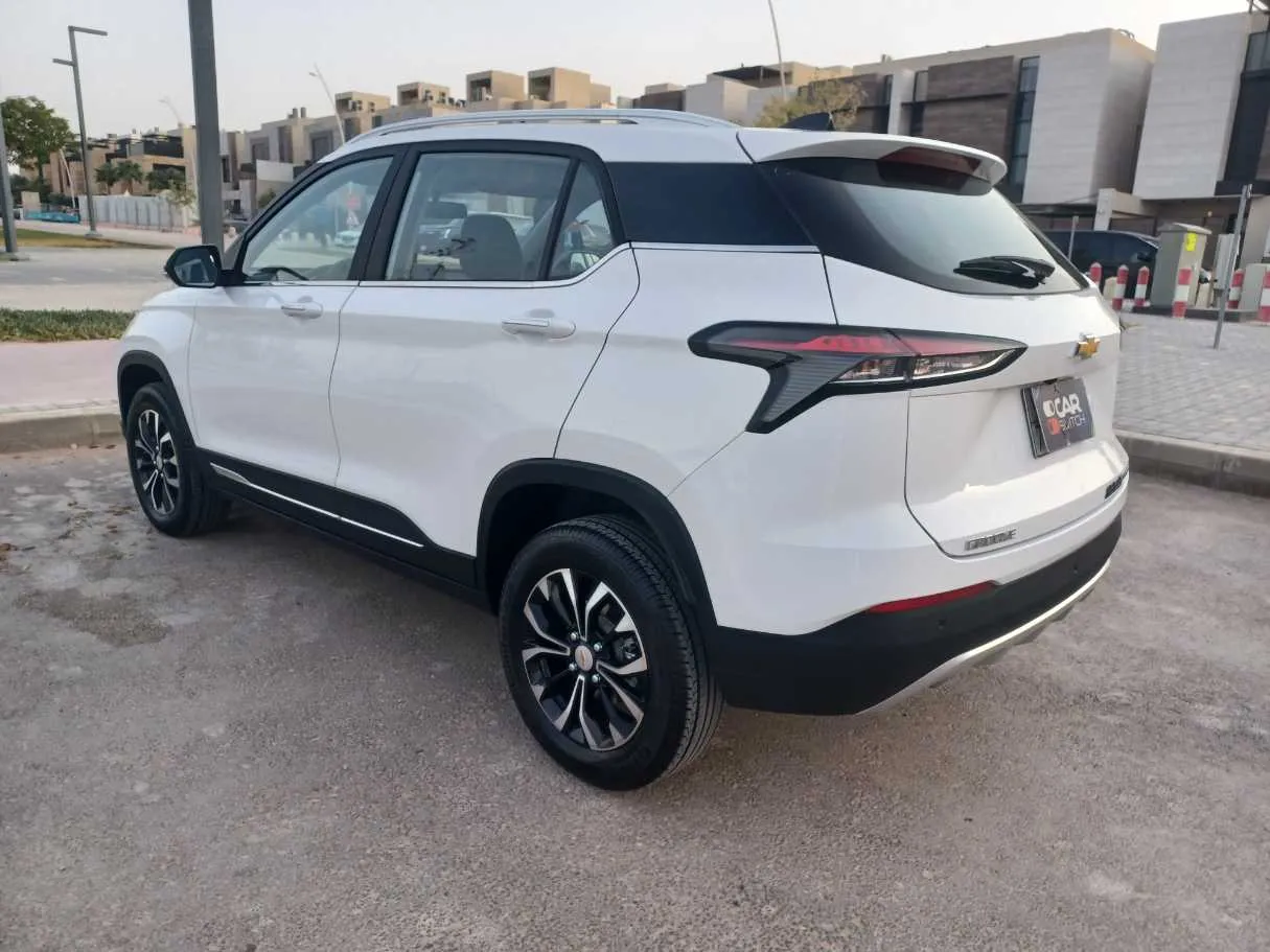 Car image 7