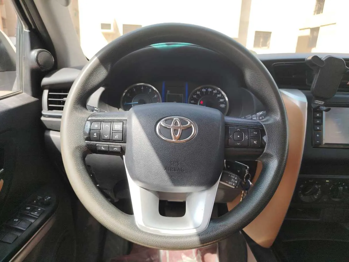 Car image 21