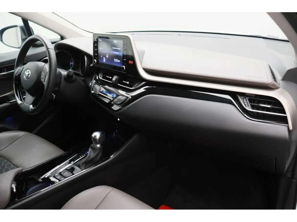 Car image 10